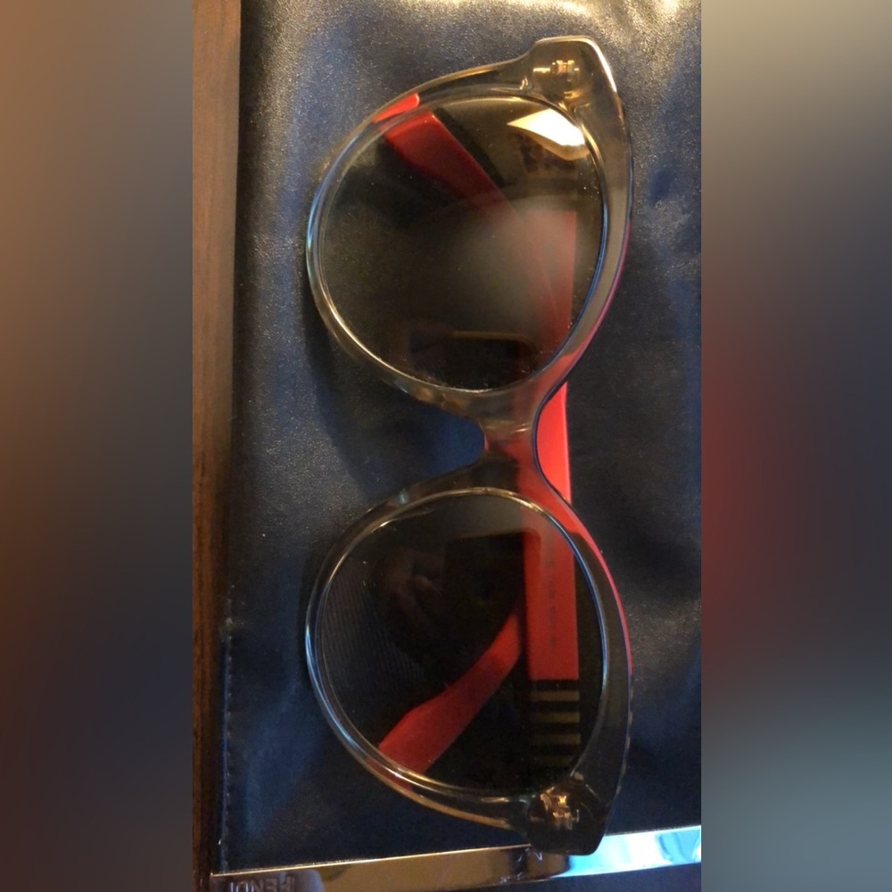FENDI SHADES - Picture 3 of 5